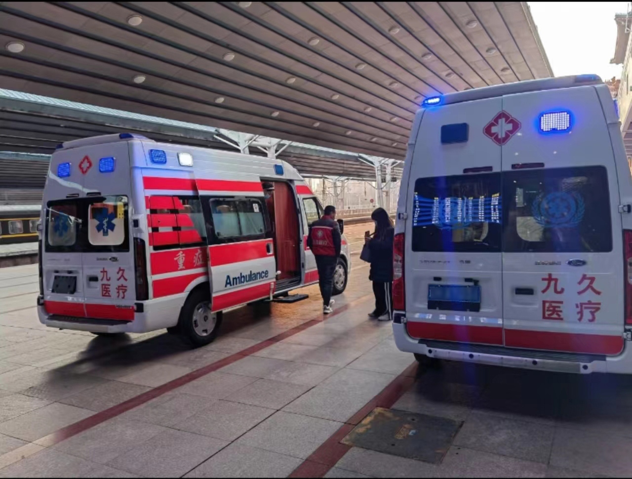 博尔塔拉救护车长途转运